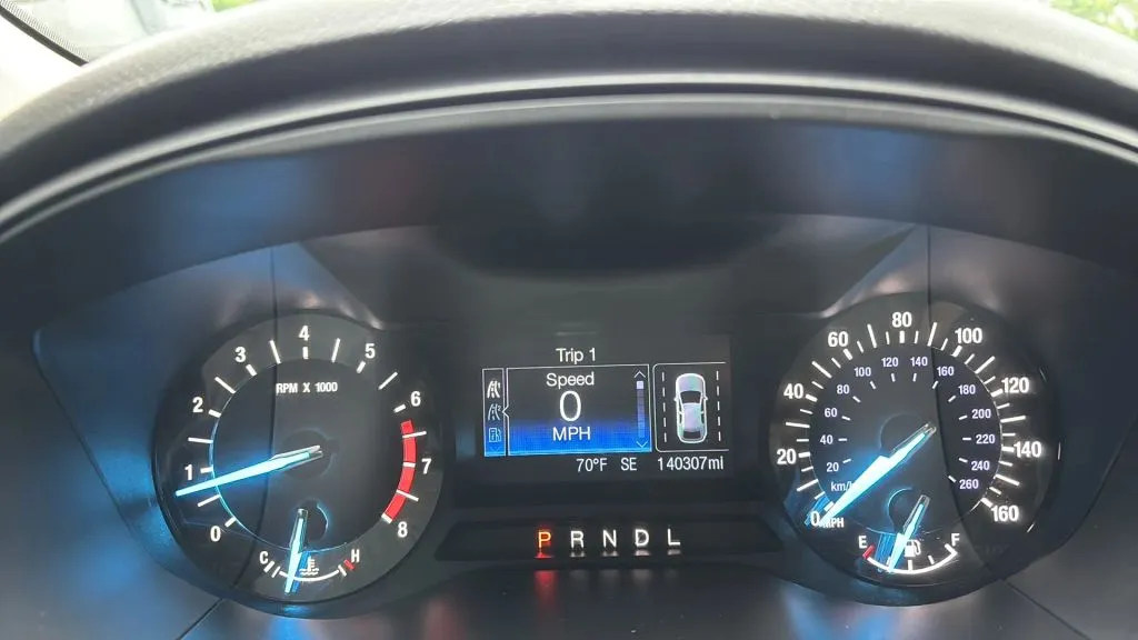Ford Fusion photo 2