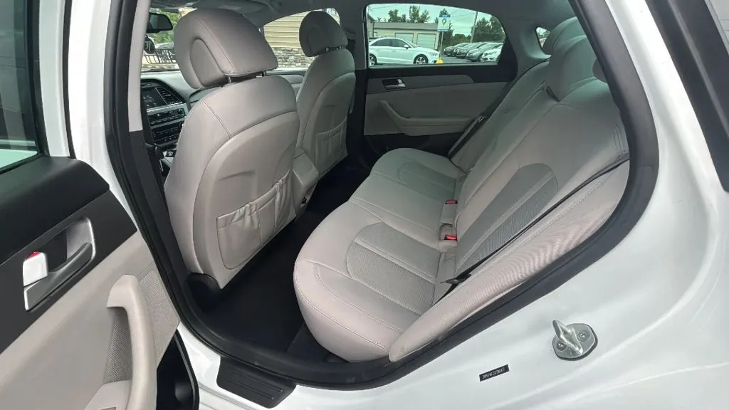 Hyundai Sonata photo 25