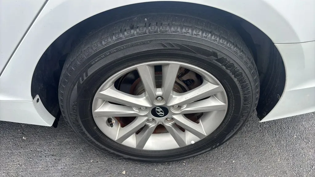 Hyundai Sonata photo 31