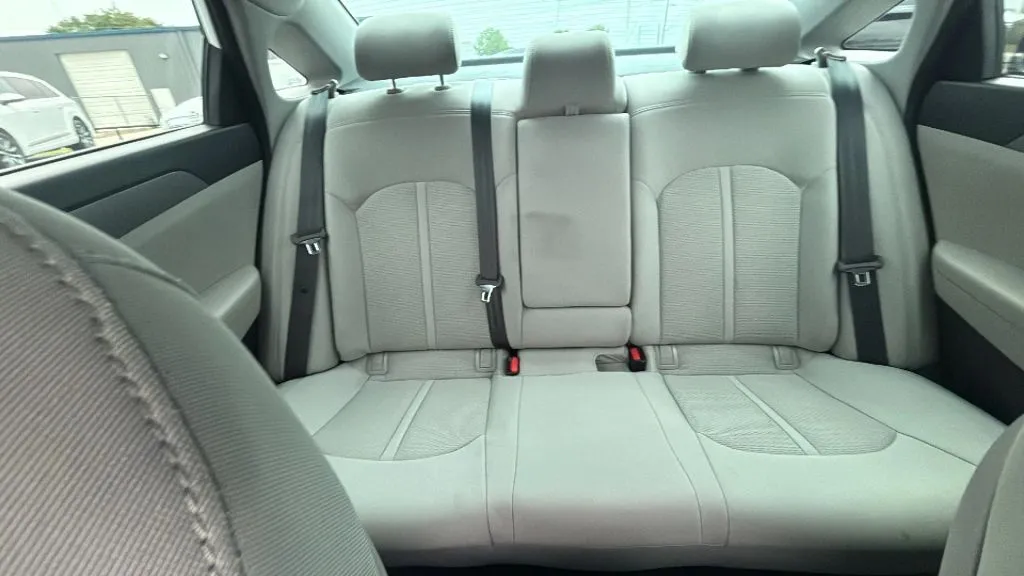 Hyundai Sonata photo 19