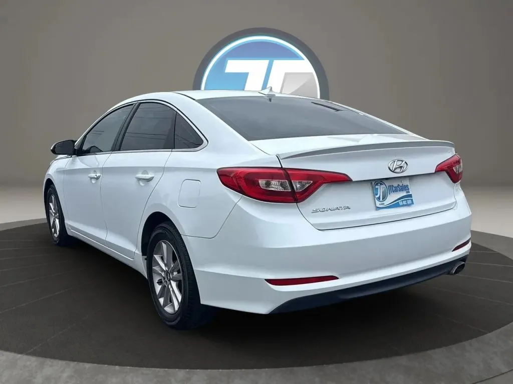 Hyundai Sonata photo 9