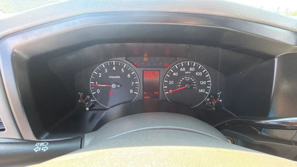 Nissan NV3500 HD Passenger photo 13