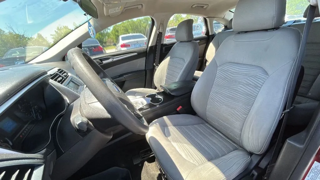 Ford Fusion photo 21