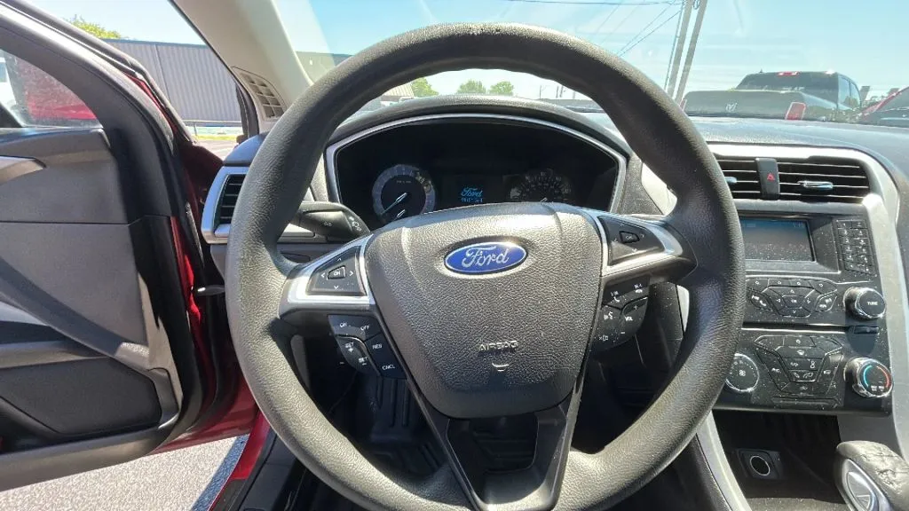 Ford Fusion photo 5