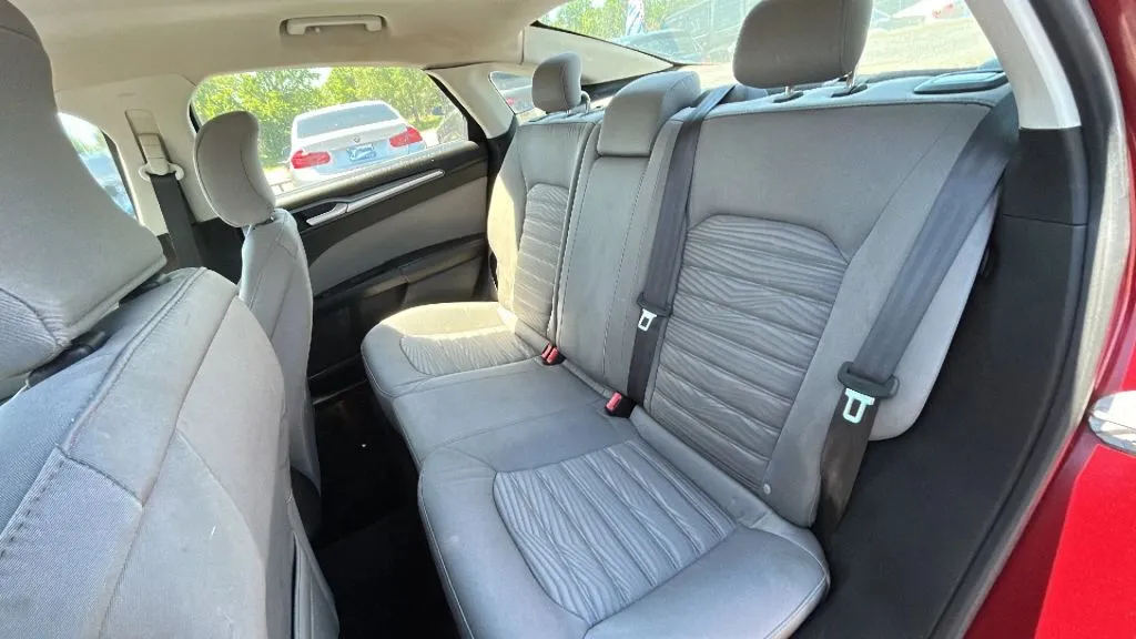 Ford Fusion photo 29