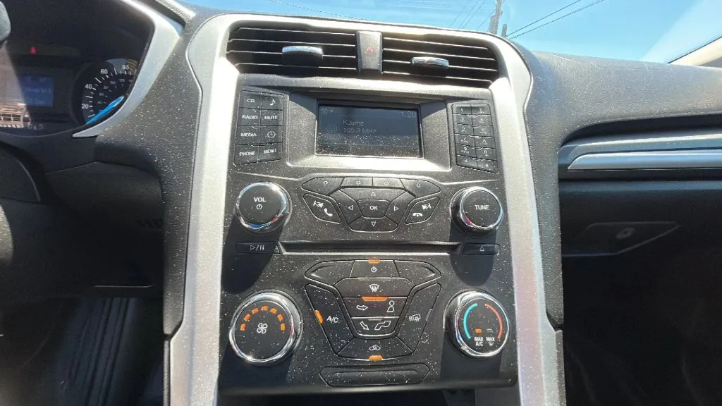 Ford Fusion photo 25