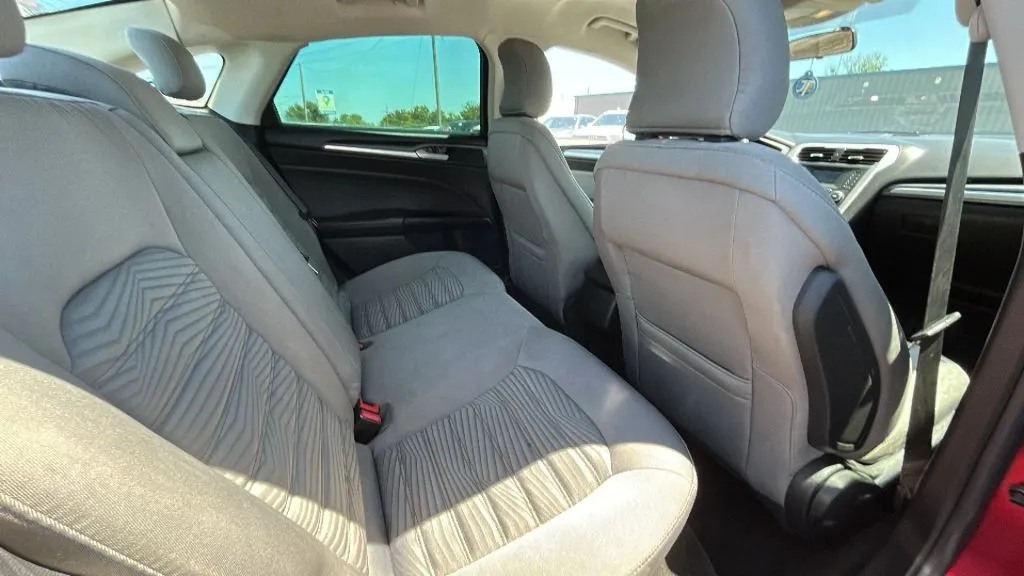 Ford Fusion photo 33