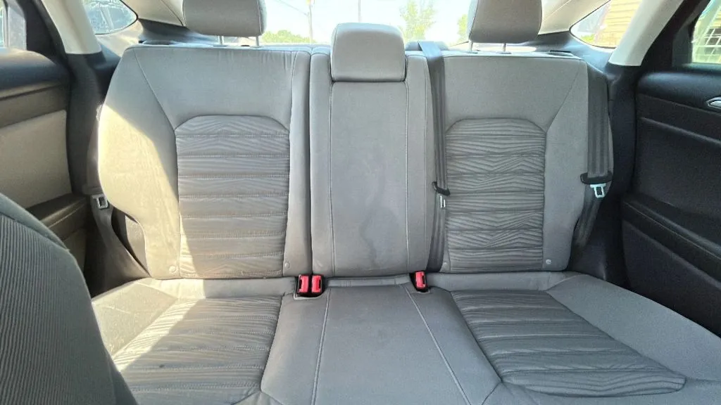 Ford Fusion photo 16