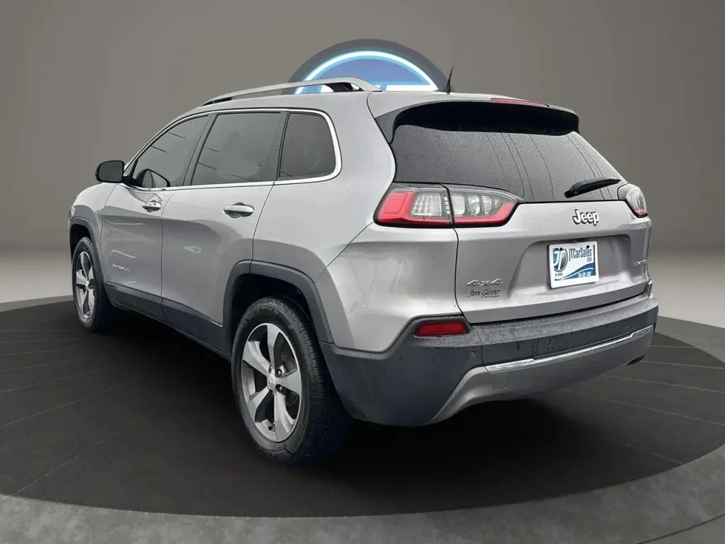 Jeep Cherokee photo 9