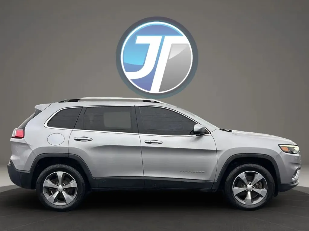 Jeep Cherokee photo 15