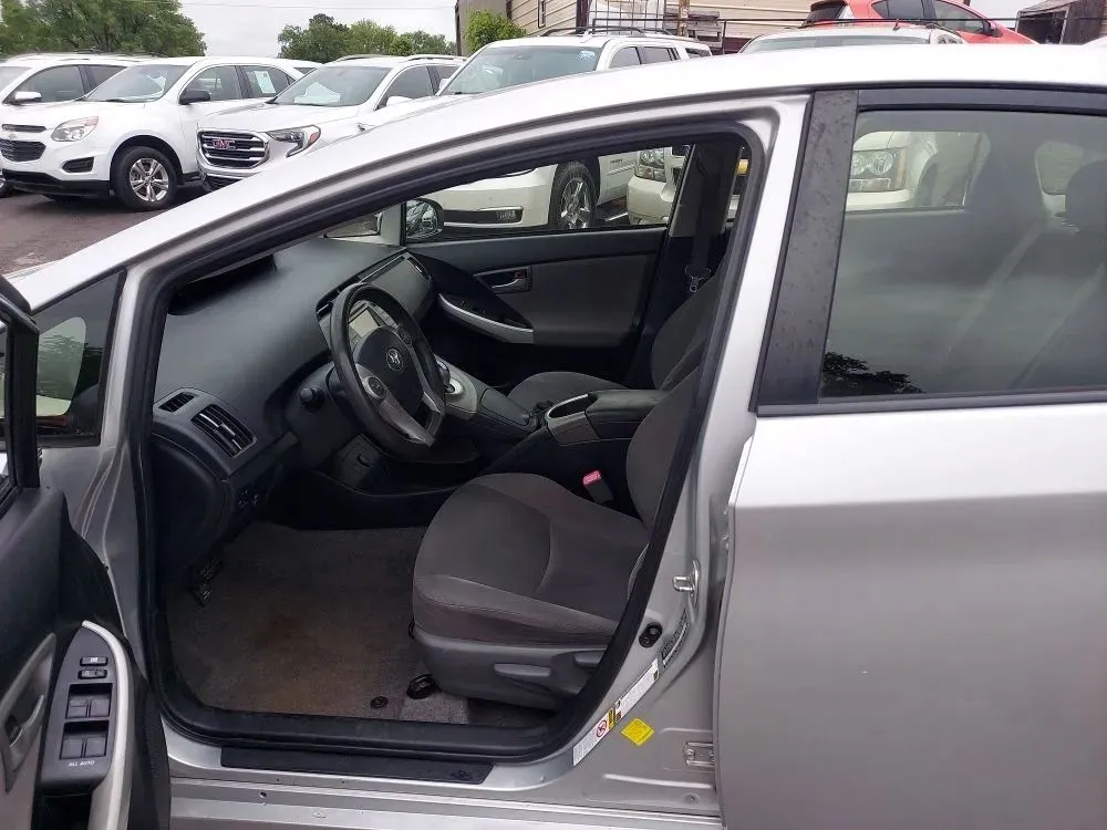 2013 Toyota Prius Two's photo