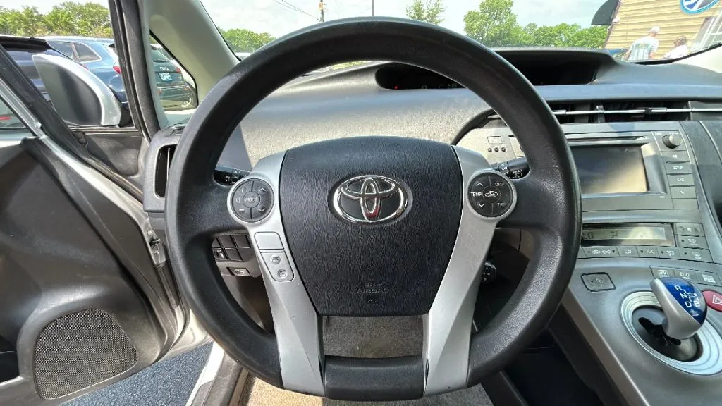 Toyota Prius photo 12