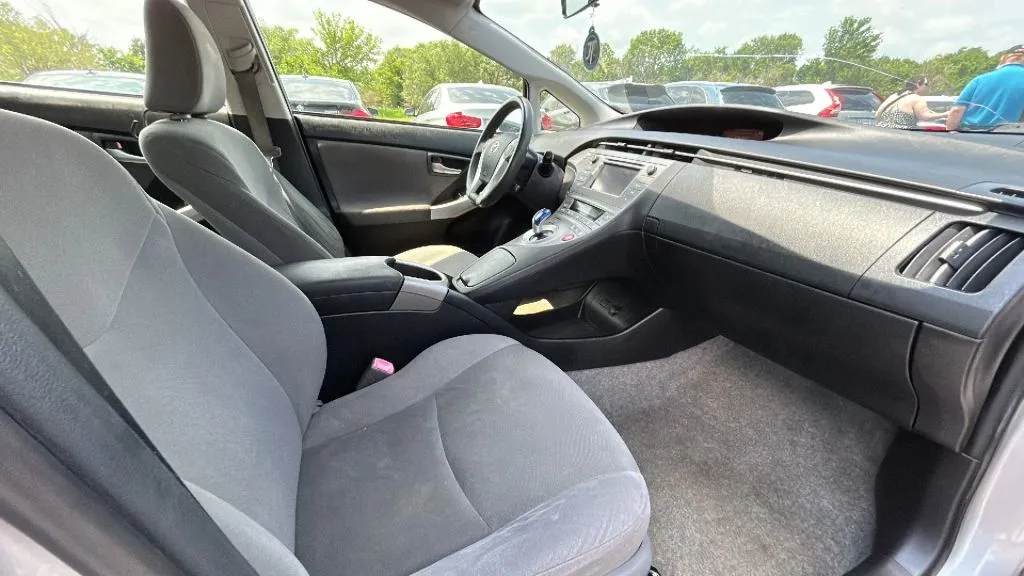 Toyota Prius photo 33