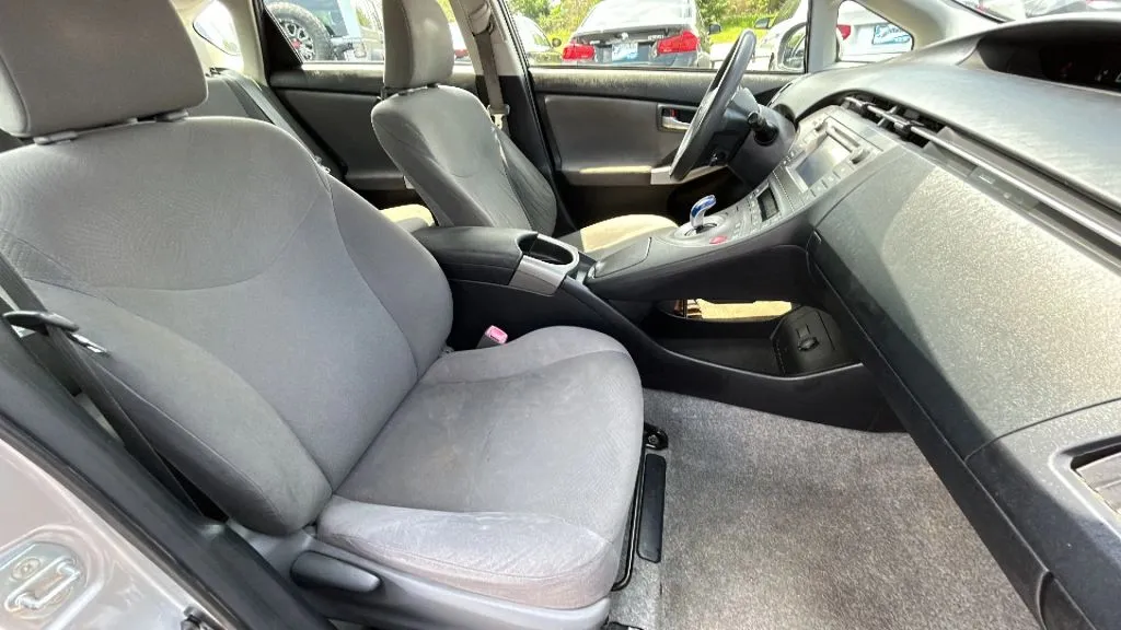 Toyota Prius photo 34