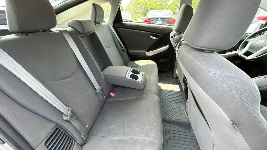 Toyota Prius photo 32