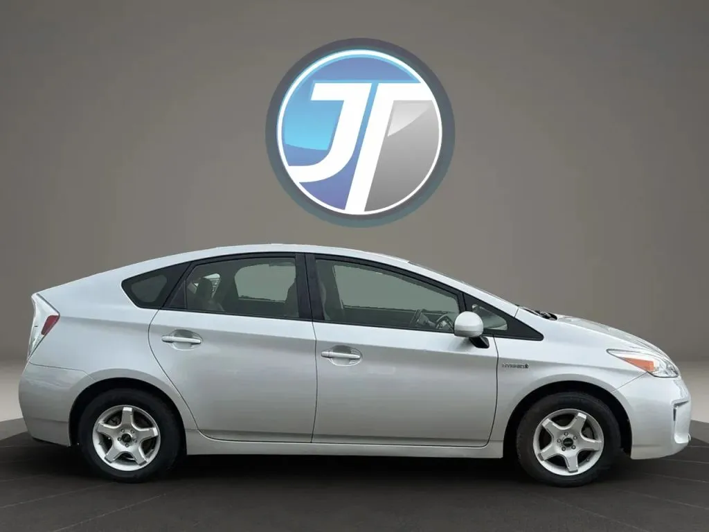 Toyota Prius photo 4
