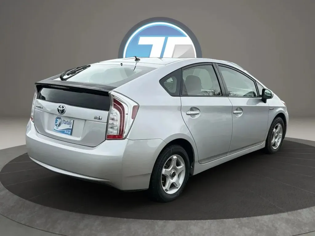 Toyota Prius photo 7