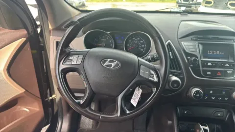 Photos of 2015 Hyundai Tucson SE Sport Utility 4D for sale in Broken Arrow, OK at JT Wholesale Auto, Inc.