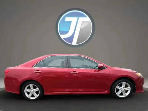 Photos of 2014 Toyota Camry SE Sedan 4D for sale in Broken Arrow, OK at JT Wholesale Auto, Inc.