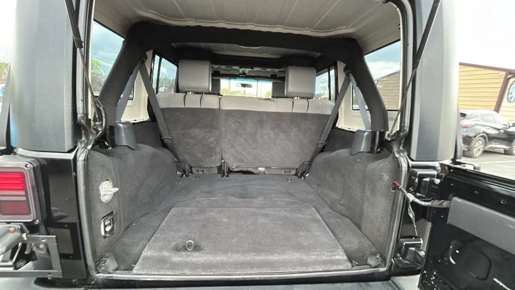 Jeep Wrangler photo 36