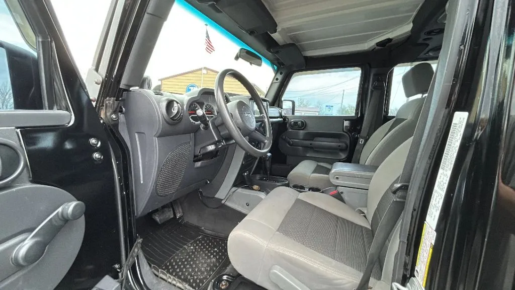 Jeep Wrangler photo 21