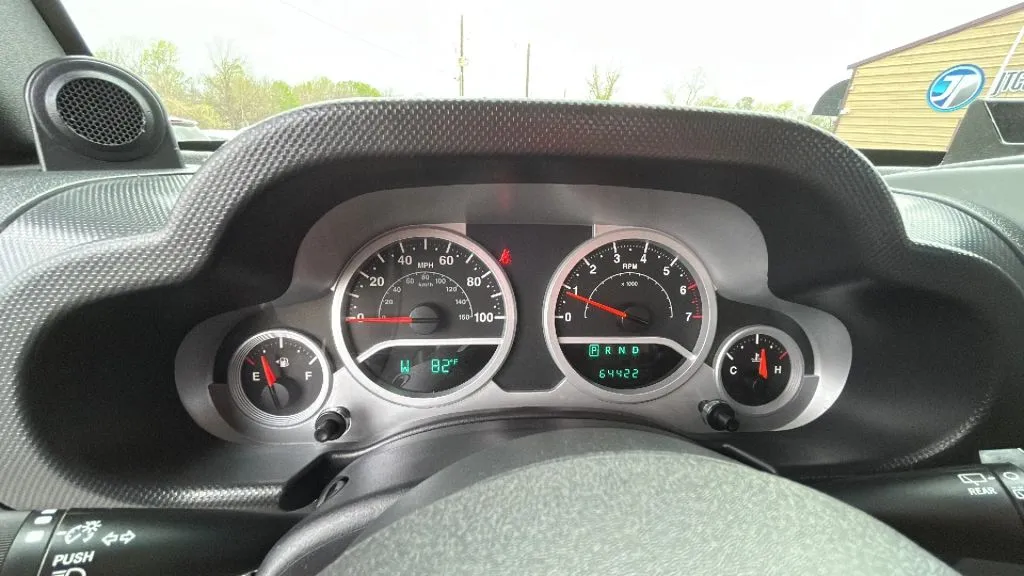 Jeep Wrangler photo 10