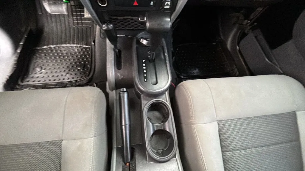 Jeep Wrangler photo 30