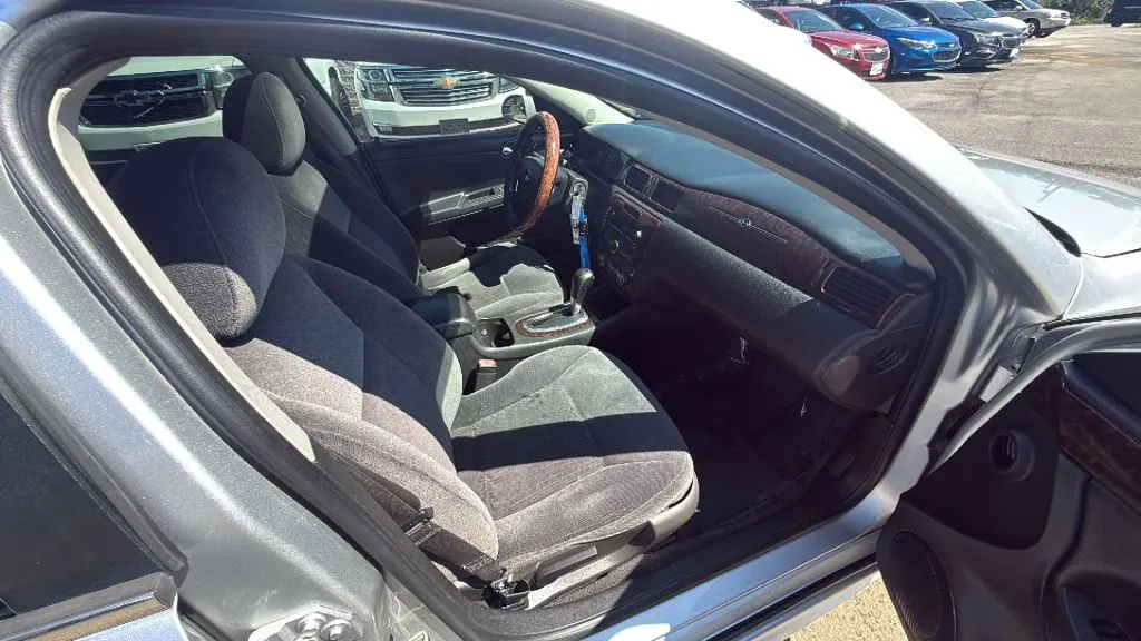 Chevrolet Impala photo 11