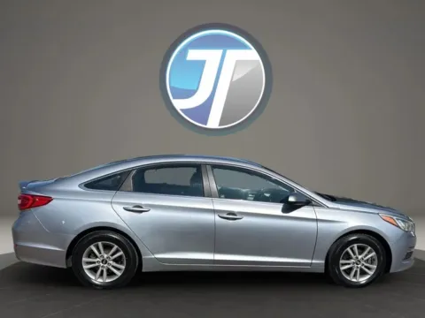 Photos of 2015 Hyundai Sonata SE Sedan 4D for sale in Broken Arrow, OK at JT Wholesale Auto, Inc.