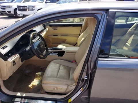 Photos of 2014 Lexus ES 350 Sedan 4D for sale in Broken Arrow, OK at JT Wholesale Auto, Inc.