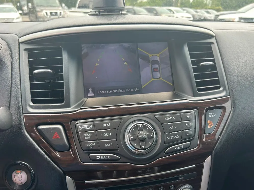 Nissan Pathfinder photo 14