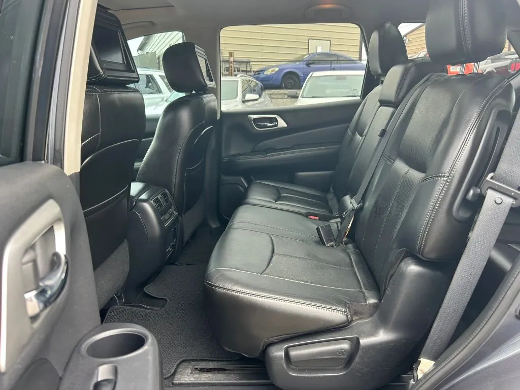 Nissan Pathfinder photo 6