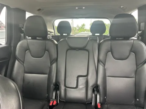 More photos of 2018 Volvo XC90 T6 Momentum Sport Utility 4D at JT Wholesale Auto, Inc., OK