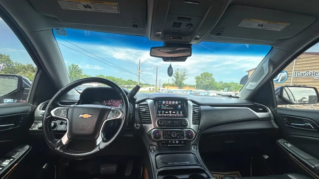 Chevrolet Suburban photo 25