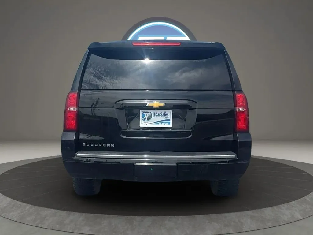 Chevrolet Suburban photo 9