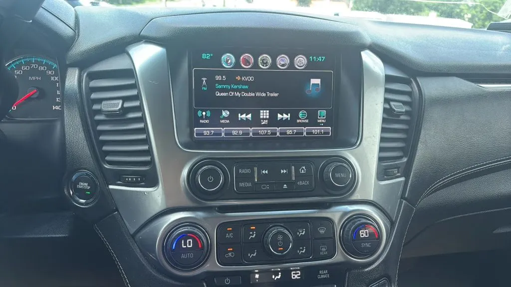 Chevrolet Suburban photo 6