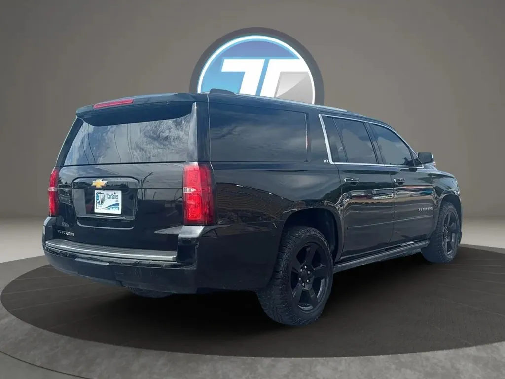 Chevrolet Suburban photo 7