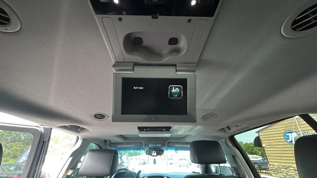 Chevrolet Suburban photo 29