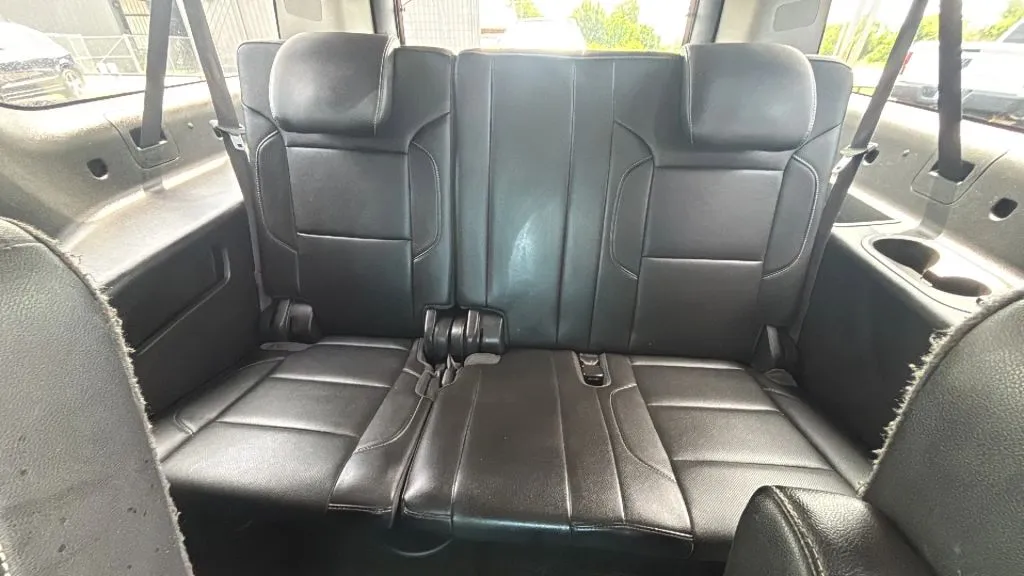 Chevrolet Suburban photo 28