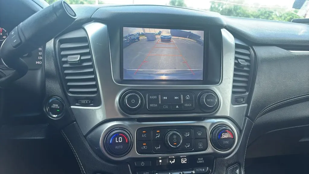 Chevrolet Suburban photo 8