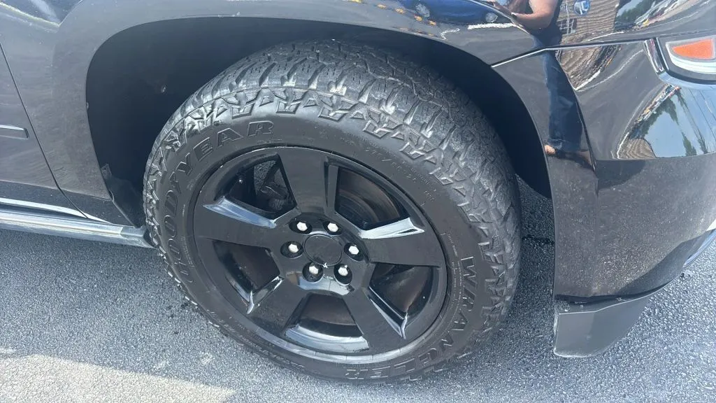 Chevrolet Suburban photo 36