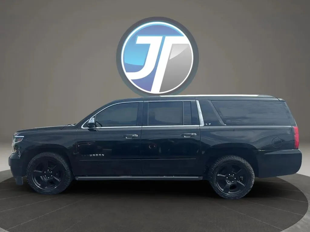 Chevrolet Suburban photo 15