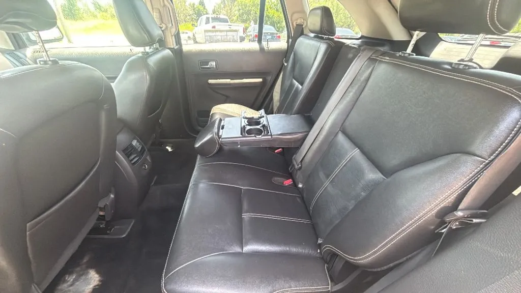 Ford Edge photo 10