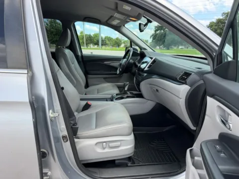 More photos of 2017 Honda Ridgeline RTL-T Pickup 4D 5 ft at JT Wholesale Auto, Inc., OK