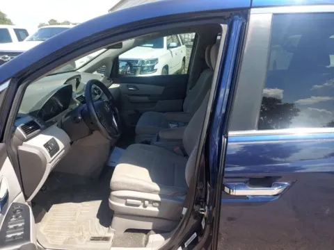 Photos of 2016 Honda Odyssey SE Minivan 4D for sale in Broken Arrow, OK at JT Wholesale Auto, Inc.