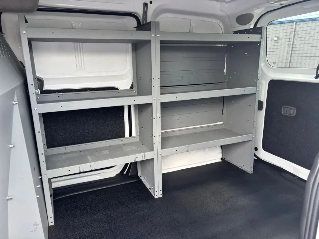 Nissan NV200 photo 21