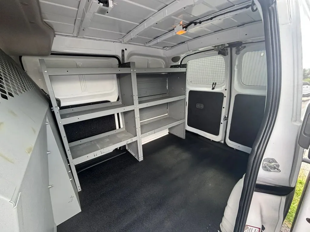 Nissan NV200 photo 18