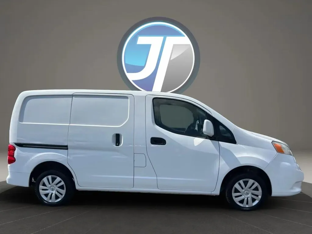Nissan NV200 photo 22