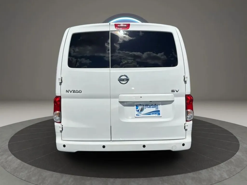 Nissan NV200 photo 16