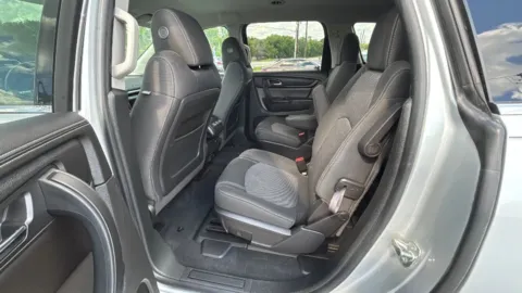 More photos of 2017 Chevrolet Traverse LT Sport Utility 4D at JT Wholesale Auto, Inc., OK